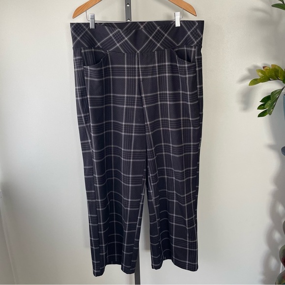 Torrid Black and White Plaid Trousers - Picture 2 of 7